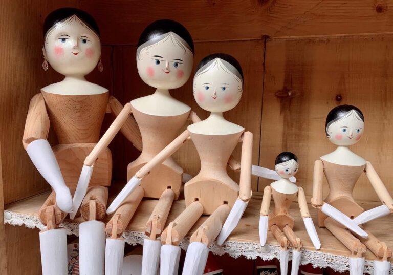 Bambole in legno Judith Sotriffer